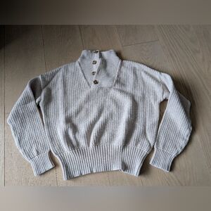 Gap Cream Button-Front Women's Sweater. Size Medium.